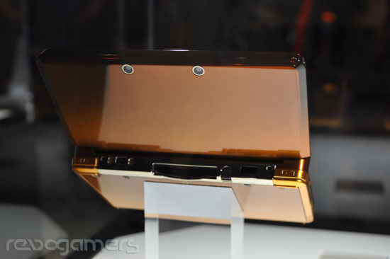 Nintendo 3DS - colores, base, cartuchos y estuches Nintendo 3DS - colores, base, cartuchos y estuches