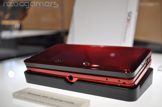 Nintendo 3DS - colores, base, cartuchos y estuches Nintendo 3DS - colores, base, cartuchos y estuches