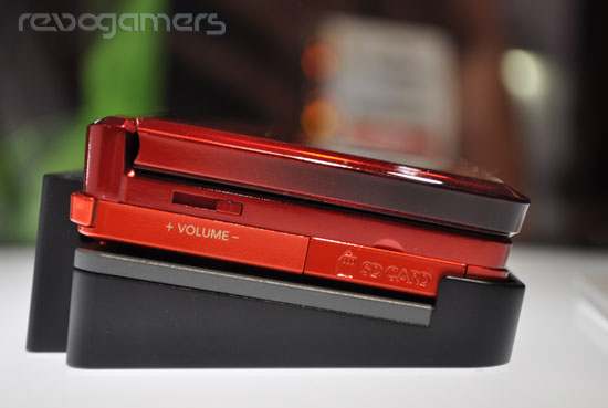 Nintendo 3DS - colores, base, cartuchos y estuches Nintendo 3DS - colores, base, cartuchos y estuches